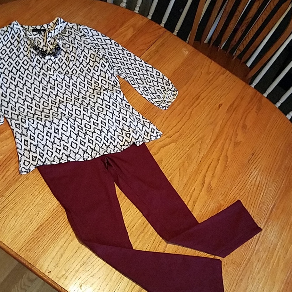 Maroon stretch skinny pants size Medium